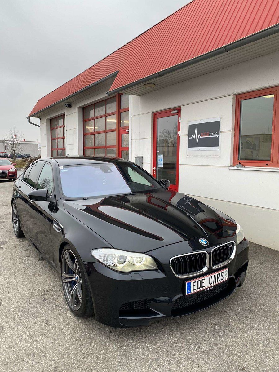schwarzer BMW von E.D.E Cars